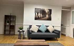 Lovely 2 Bedroom Apartment With Parking Space