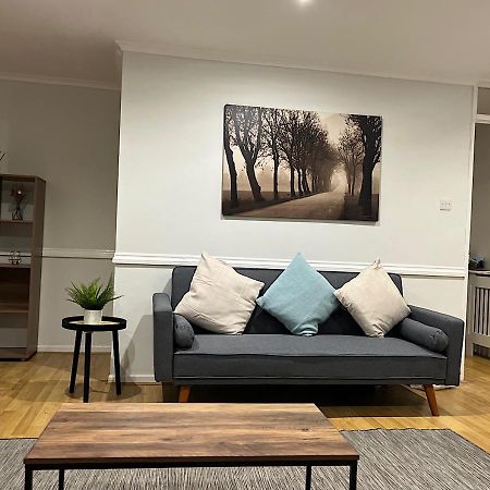 Lovely 2 Bedroom Apartment With Parking Space London Exterior photo